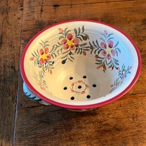 New Debco Ceramic Berry Strainer/Colander
